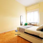 Rent a room of 125 m² in Madrid