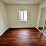 Rent 3 bedroom apartment of 76 m² in Long Beach