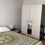 Rent 3 bedroom apartment of 75 m² in Център