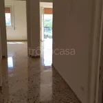 Affitto 4 camera appartamento di 120 m² in Palermo