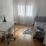 Rent 4 bedroom apartment in Barcelona