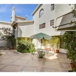 Rent 2 bedroom apartment of 90 m² in sherman oaks