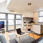 Rent 2 bedroom apartment of 656 m² in Cardiff