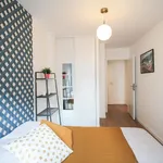 Rent 4 bedroom apartment in Clichy