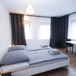 Miete 4 Schlafzimmer wohnung von 76 m² in Stuttgart