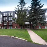 3 bedroom apartment of 893 sq. ft in Longueuil