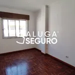 Rent 3 bedroom apartment of 88 m² in Seixal