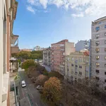 Rent a room of 399 m² in Lisboa