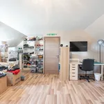 Huur 4 slaapkamer huis van 350 m² in Braine-l'Alleud