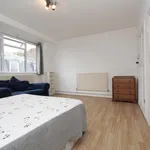 Rent 3 bedroom apartment in London