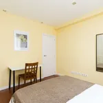 Rent a room of 130 m² in madrid