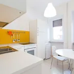 Rent 2 bedroom apartment of 65 m² in milan