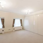 Rent 3 bedroom apartment of 232 m² in London