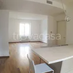 Affitto 3 camera appartamento di 118 m² in Milano