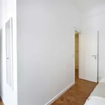 Rent a room in lisbon