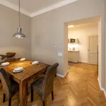 Pronajměte si 2 ložnic/e byt o rozloze 70 m² v Prague