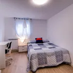 Rent 4 bedroom apartment in Zaragoza