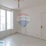 Affitto 5 camera appartamento di 125 m² in Catania