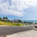 Rent 2 bedroom apartment of 65 m² in manhattan beach