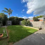 Rent 4 bedroom apartment in Bentleigh East