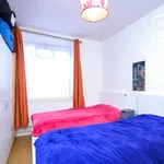 Rent 2 bedroom flat in London