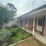 Rent 3 bedroom apartment in MOOROOPNA