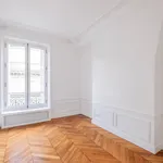 Rent 7 bedroom apartment of 183 m² in Paris