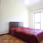 Rent 4 bedroom apartment in Braga