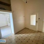 Affitto 3 camera appartamento di 85 m² in Naples