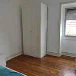 Rent a room of 96 m² in Amadora