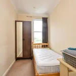 Rent 2 bedroom flat in South East England