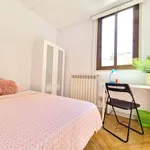 Rent a room of 200 m² in Madrid