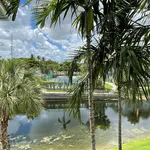 Rent 2 bedroom apartment of 92 m² in Pembroke Pines