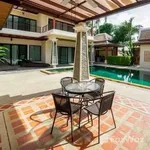 Rent 5 bedroom house of 300 m² in Phuket