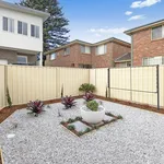 Rent 3 bedroom apartment in Lake Illawarra