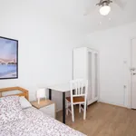 Rent 3 bedroom apartment in Valencia