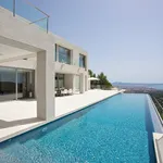 Rent 6 bedroom house of 1800 m² in Majorca']