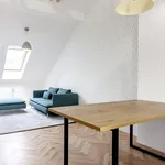 Pronajměte si 3 ložnic/e byt o rozloze 93 m² v Prague