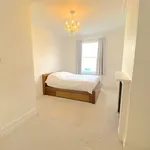 Flat to rent in Victoria Terrace, Kingsway, Hove BN3