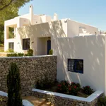 Rent 4 bedroom house in Cala Llonga