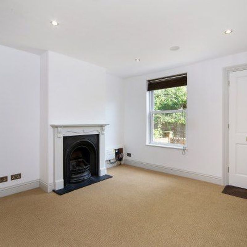 Property to rent in Waverley Road, Weybridge KT13