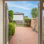 Rent 5 bedroom house in Warwick