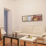 Rent a room of 280 m² in madrid