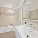 Appartement de 430 m² avec 1 chambre(s) en location à Paris