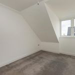 Rent 3 bedroom flat in South East England