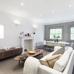 Rent 2 bedroom flat of 64 m² in London