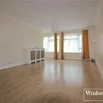 Rent 3 bedroom flat in Hertsmere