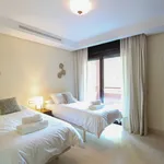 Alquilo 2 dormitorio apartamento de 160 m² en Puerto Banús