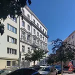 Pronajměte si 3 ložnic/e byt o rozloze 91 m² v Prague