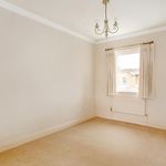 Rent 4 bedroom house in Elmbridge